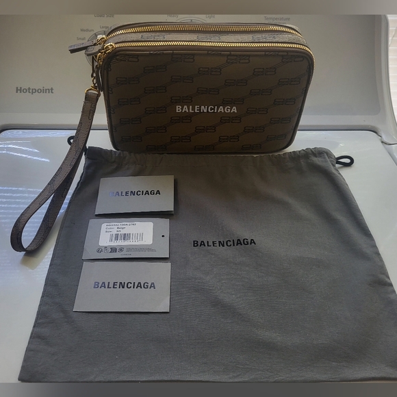 Balenciaga Wristlet - Picture 1 of 8